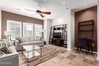 Photo #4: 6845932 Listing