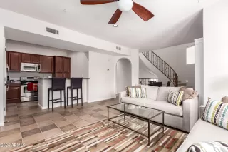 Photo #6: 6845932 Listing