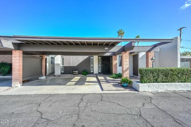 MLS: 6846057 Condo For Sale