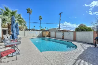 Photo #5: 6846057 Listing