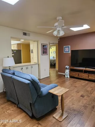 Photo #5: 6846063 Listing