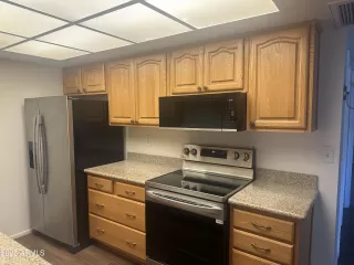 Photo #5: 6846069 Listing