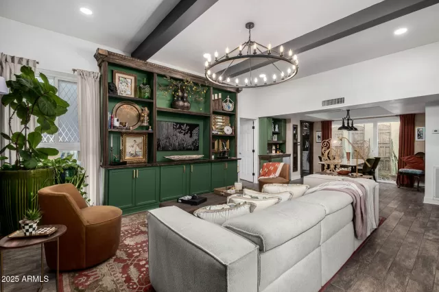 MLS: 6846091 Condo For Sale