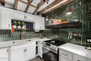 Photo #6: 6846091 Listing