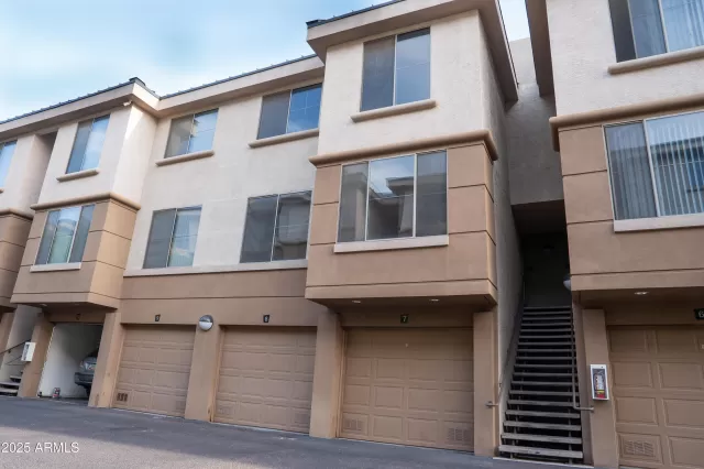 MLS: 6846102 Condo For Sale