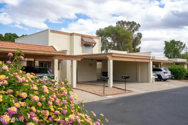 MLS: 6846137 Condo For Sale