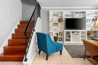 Photo #6: 6846137 Listing 