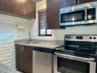 Photo #6: 6846330 Listing 