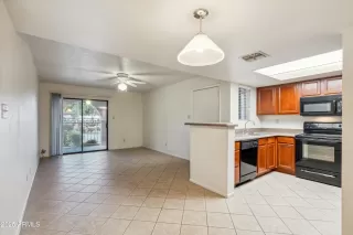 Photo #5: 6846442 Listing 