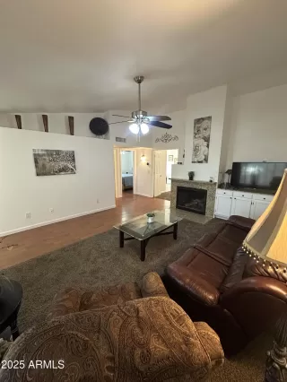 Photo #6: 6846613 Listing 