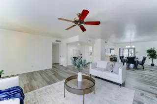 Photo #6: 6846798 Listing