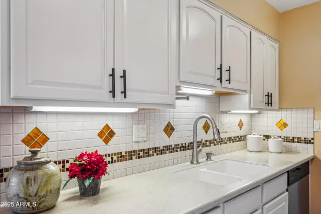 MLS: 6846802 Condo For Sale