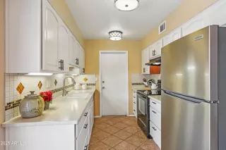 Photo #2: 6846802 Listing