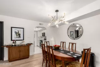 Photo #5: 6847122 Listing