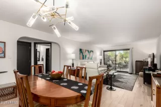 Photo #6: 6847122 Listing