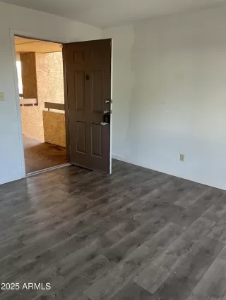 Photo #2: 6847196 Listing