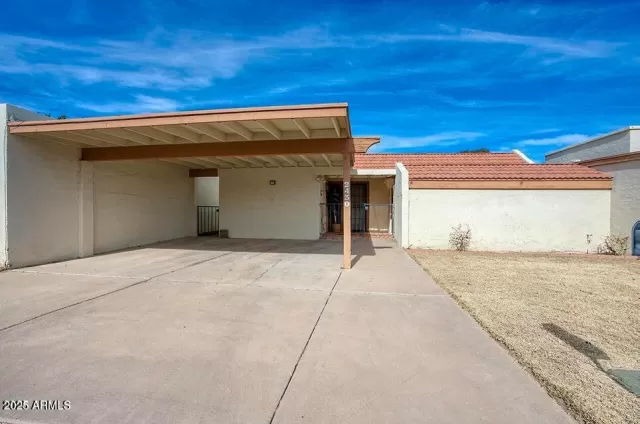 MLS: 6847300 Condo For Sale