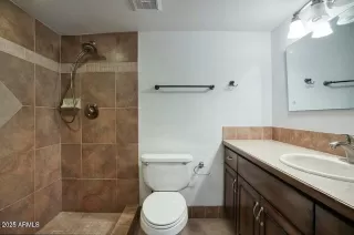 Photo #6: 6847300 Listing 