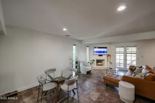 Photo #5: 6847409 Listing 