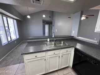 Photo #2: 6847621 Listing