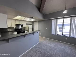 Photo #4: 6847621 Listing