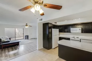 Photo #4: 6847660 Listing 