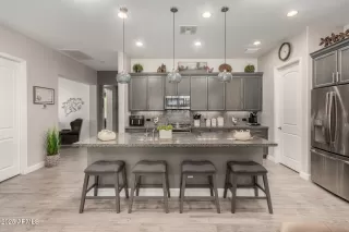 Photo #4: 6847846 Listing