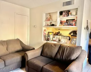 Photo #3: 6847947 Listing 