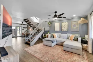 Photo #6: 6848029 Listing