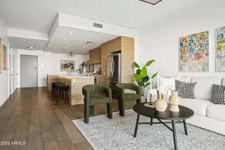 Photo #4: 6848187 Listing