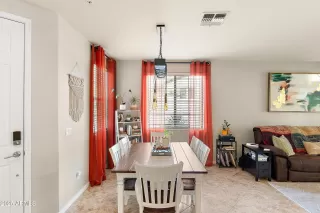 Photo #4: 6848370 Listing