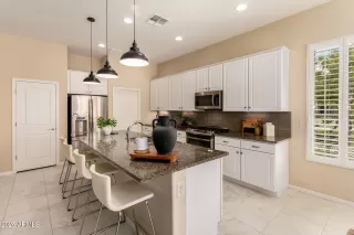 Photo #5: 6848372 Listing 