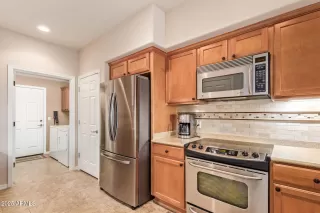 Photo #5: 6848393 Listing