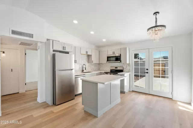 MLS: 6848403 Condo For Sale