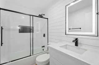 Photo #1: 6848403 Listing 