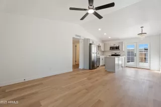 Photo #3: 6848403 Listing 