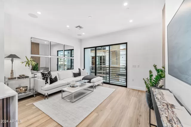 MLS: 6848525 Condo For Sale