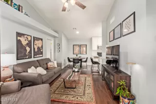 Photo #3: 6848533 Listing 