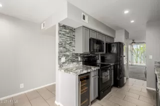 Photo #3: 6848592 Listing