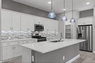 Photo #2: 6848728 Listing 