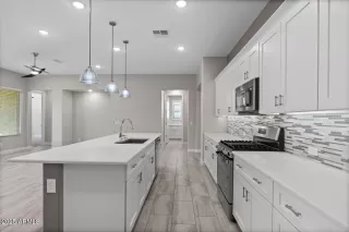 Photo #3: 6848728 Listing 