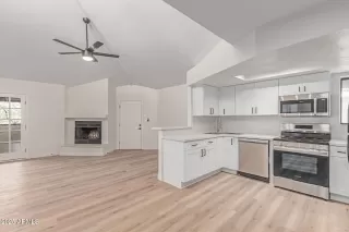 Photo #2: 6848746 Listing