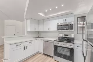 Photo #3: 6848746 Listing