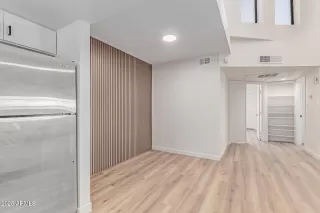 Photo #5: 6848746 Listing