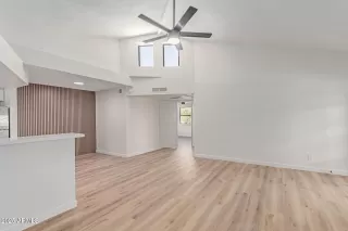 Photo #6: 6848746 Listing