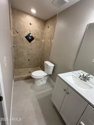 Photo #4: 6848831 Listing