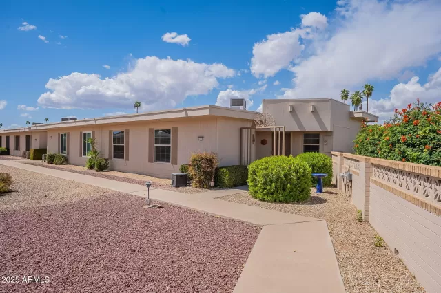 MLS: 6848972 Condo For Sale