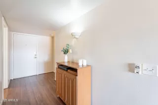 Photo #6: 6848972 Listing