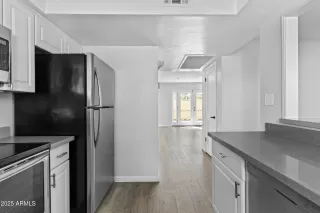 Photo #4: 6849172 Listing