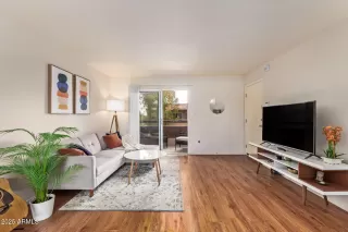 Photo #4: 6849264 Listing